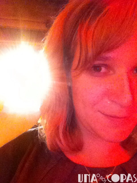 "Mira, mamá, sale luz de mi Whisky Sour, ¡es mágico!"