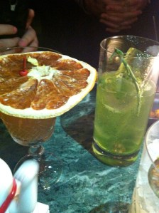 Gin&tonic con salicornia. No recuerdo el nombre del de la izquierda :(